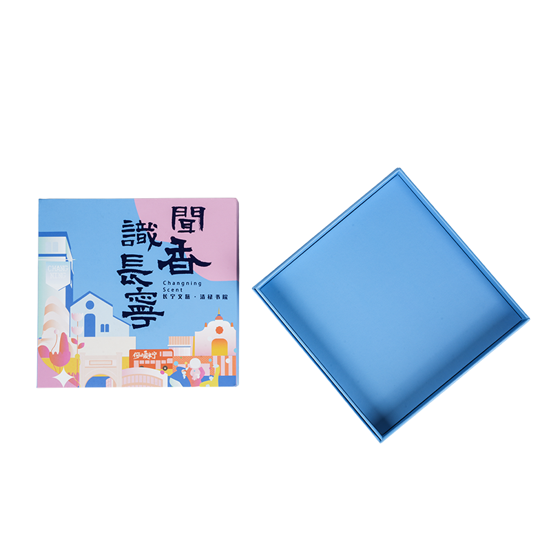 명절을 테마로 한 하드북 모양의 회전 오르골