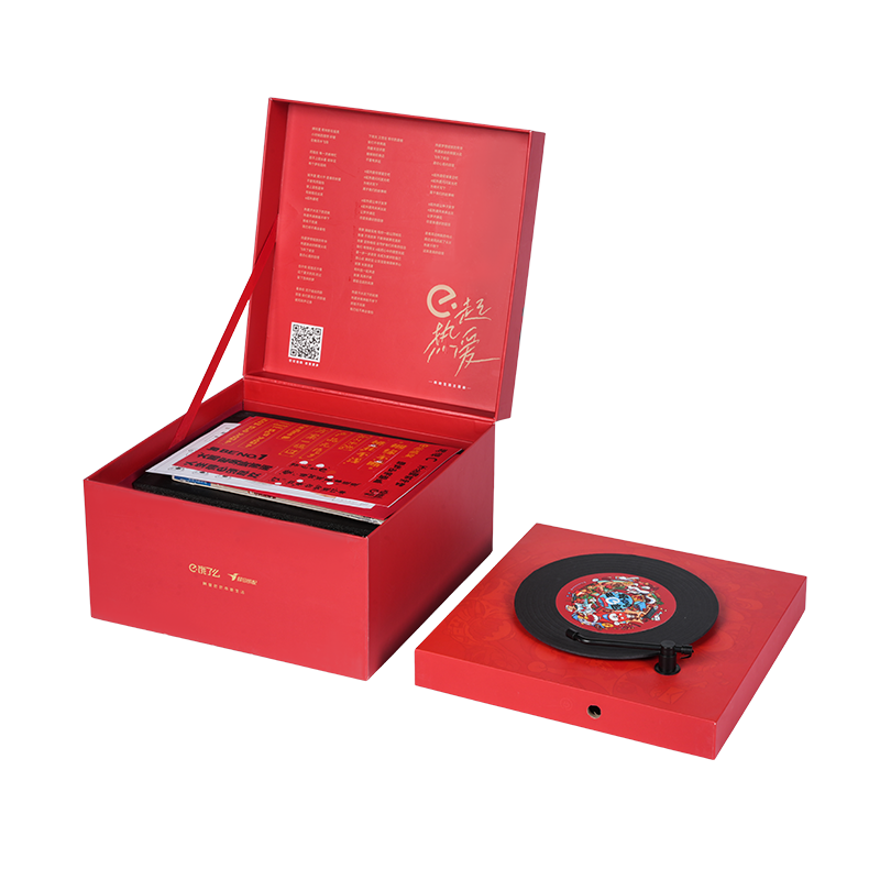 명절을 테마로 한 하드북 모양의 회전 오르골