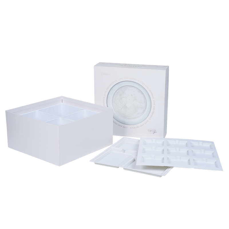 명절을 테마로 한 하드북 모양의 회전 오르골